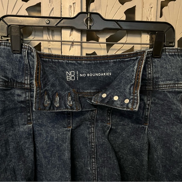 NO BOUNDARIES VINTAGE CUTE COTTON DARK BLUE ACID WASH PLEATED MINI SKIRT - Picture 5 of 6